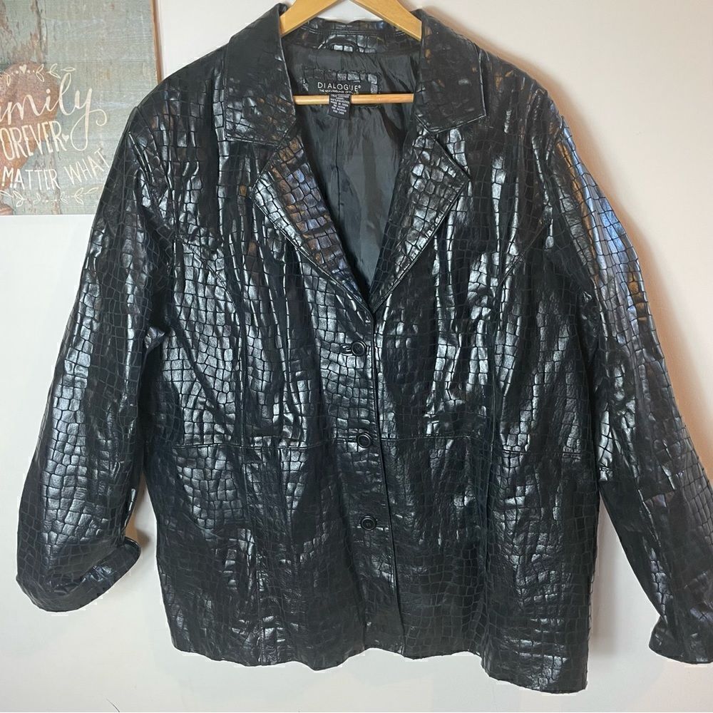 DIALOGUE EMBOSED CROC JACKET